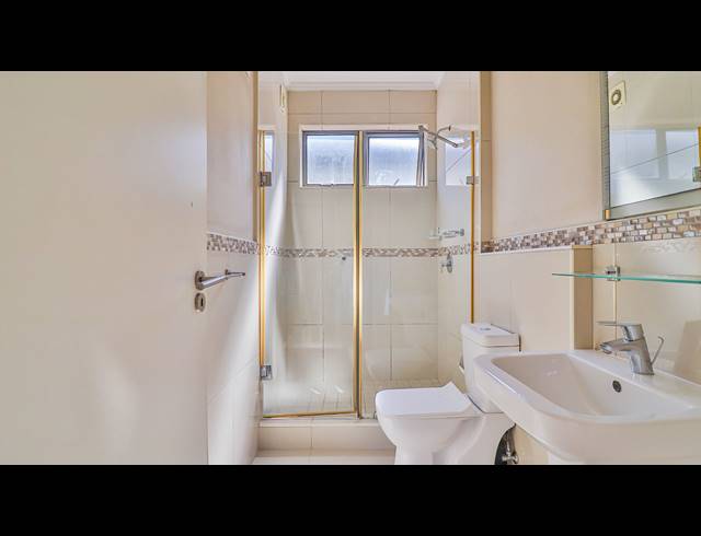 2 BEDROOM APARTMENT FOR SALE IN UMHLANGA RIDGE